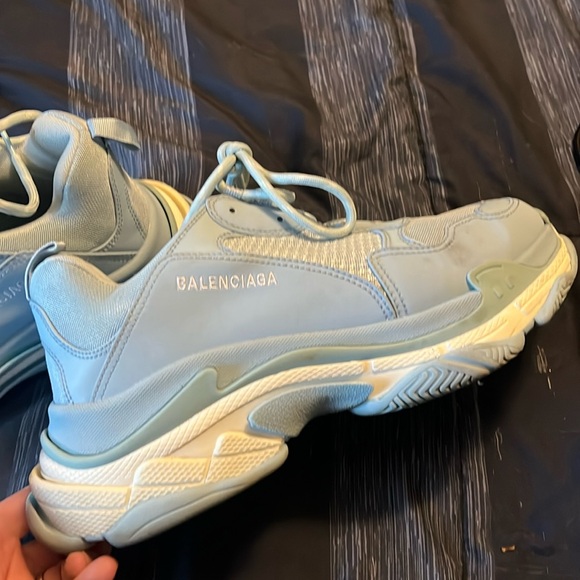 Balenciago’s 45 light blue size 12. Comes with extra shoe strings and dust bag - Picture 6 of 10